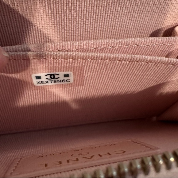 Chanel quilted lambskin zip around coin pouch - Picture 7 of 9